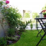 Ansicht eines Beets im Vorgarten