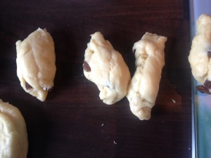 Zu Krapfen geformte Teigstücke