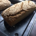 Fertiges Kastenvollkornbrot