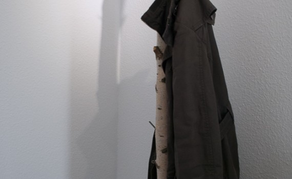 Birken Garderobe mit Jacke