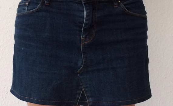 Alte Jeans-Rock Vorderseite