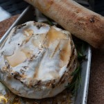 Camembert mit Honig vom Grill