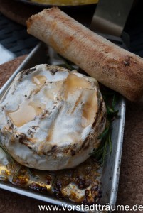 Camembert mit Honig vom Grill