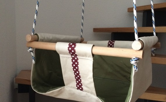 Fertige Babyschaukel