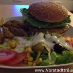 Burger mit veg. Burger Patty oder einem Patty aus Fleisch