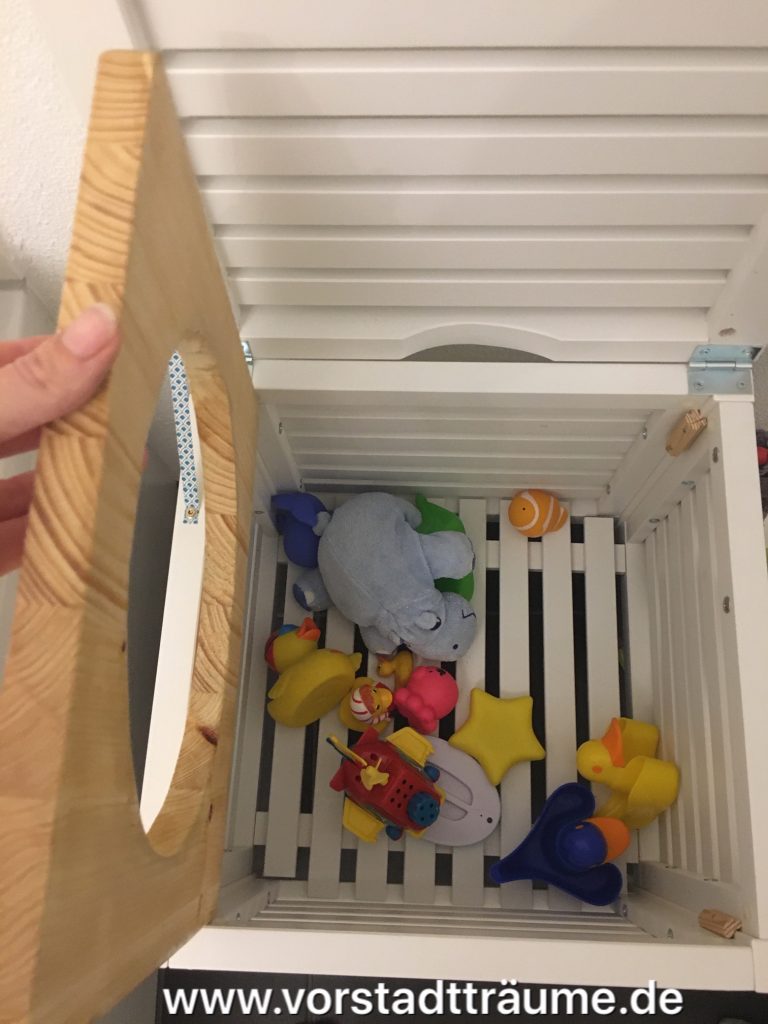 Waschtisch Kleinkind: Spielzeugaufbewahrung