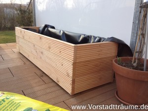 Pflanzgefäß im Bau