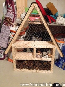 Insektenhotel im Bau 2