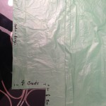 Zugeschnittene Mülltüte mit Angabe der Maße