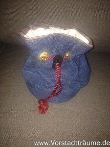 Hundeleckerlibeutel Variante 2 Jeansstoff mit Zugverschluss